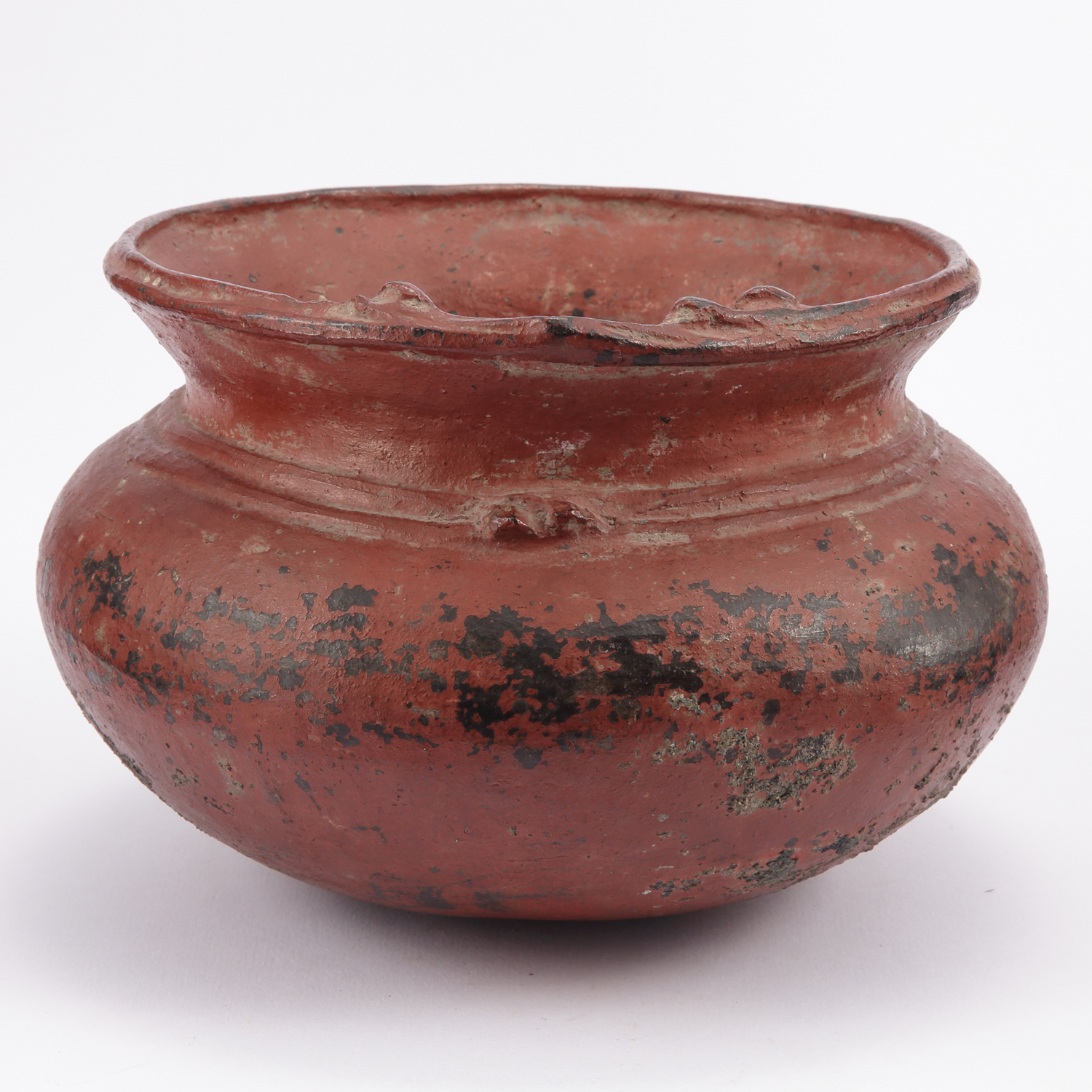 Tsubogata Ni-urushinuri Doki (Red lacquered earthenware pot)
