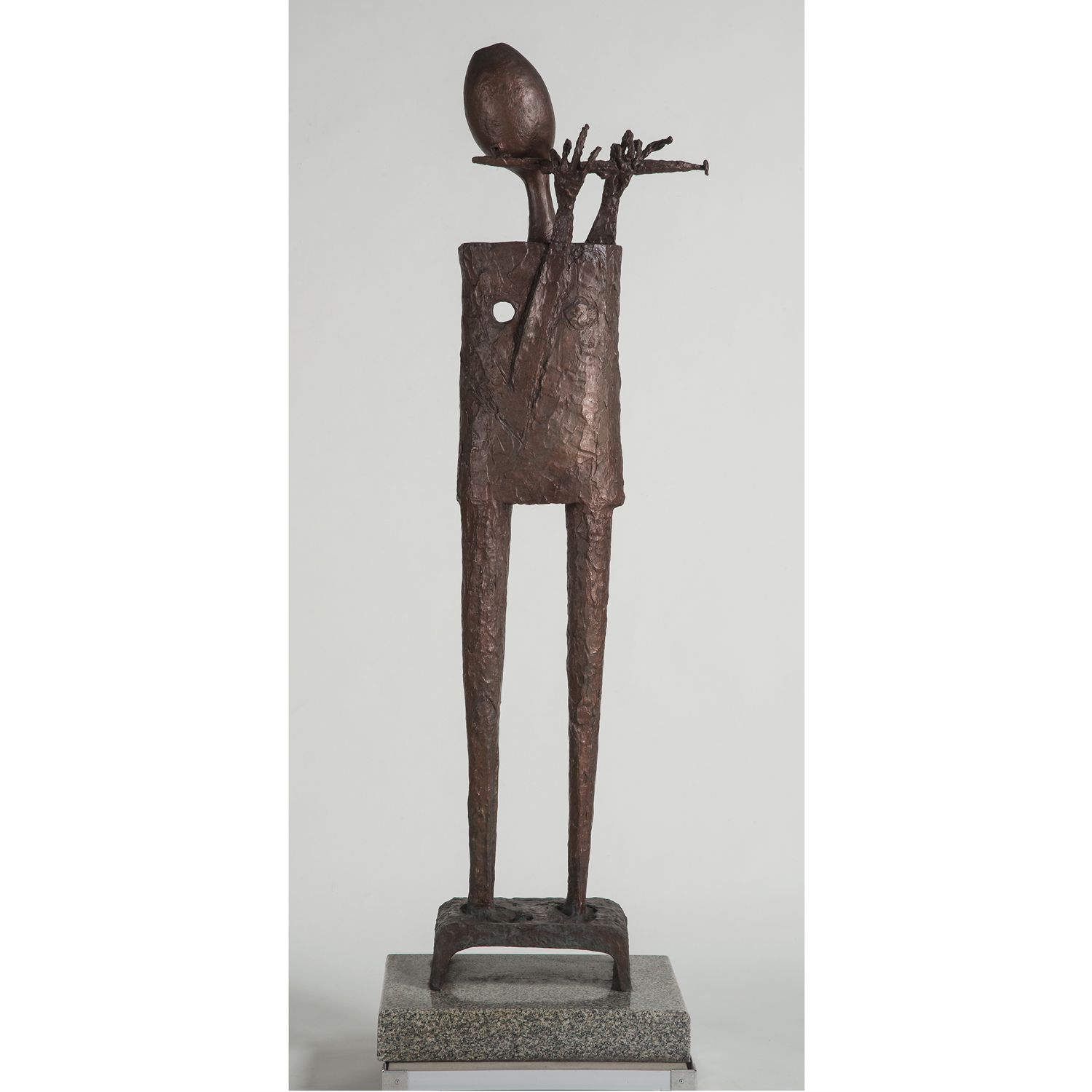 铃木正治《吹笛少女》（雕刻，金属，1972年）
